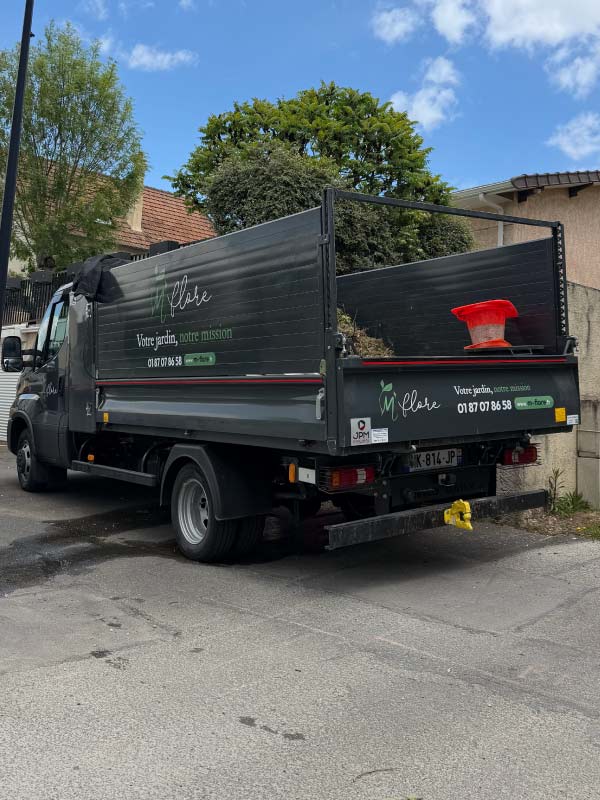 Covering utilitaire : Iveco Daily Benne à Chelles (77)