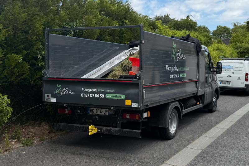 Covering utilitaire : Iveco Daily Benne à Chelles (77)